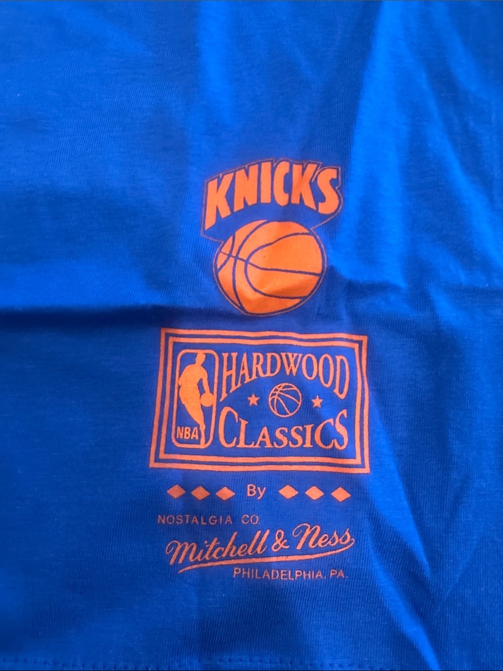 New York Knicks Small Hardwood Classics TShirt - Picture 3 of 8